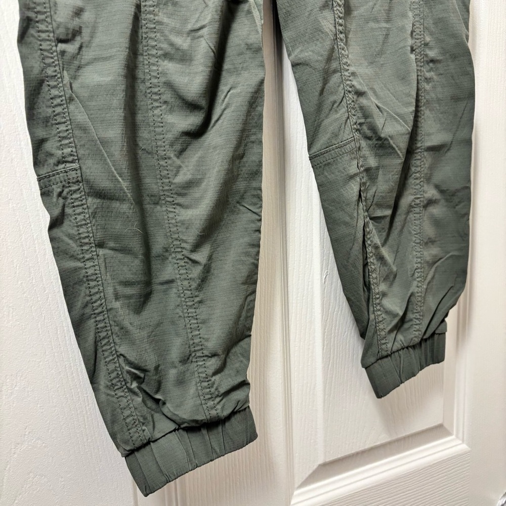 Athleta Women's Green Jogger Pants - Picture 2 of 5